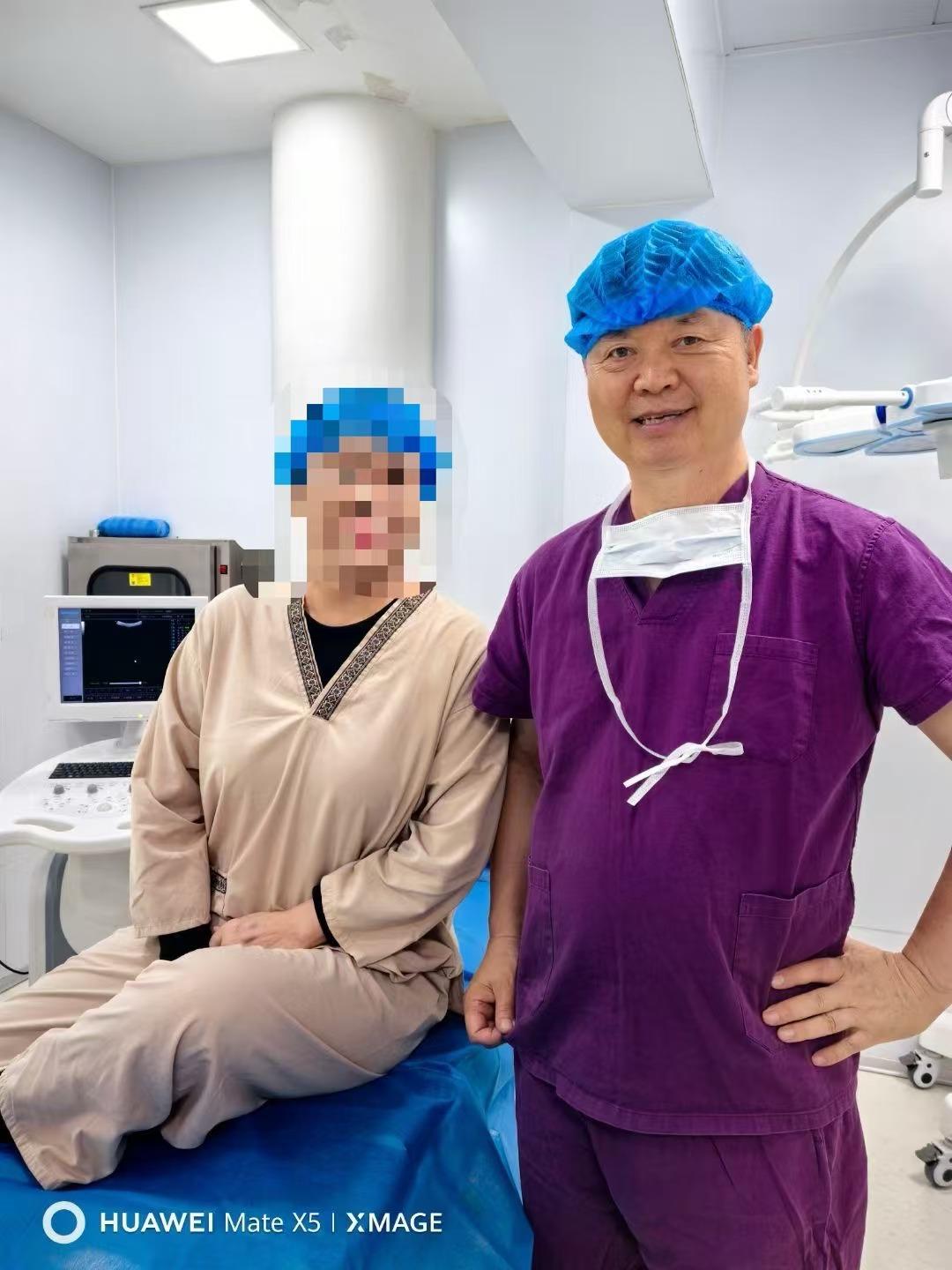 上医生物刘保池在南京为多位美女做卵巢保养